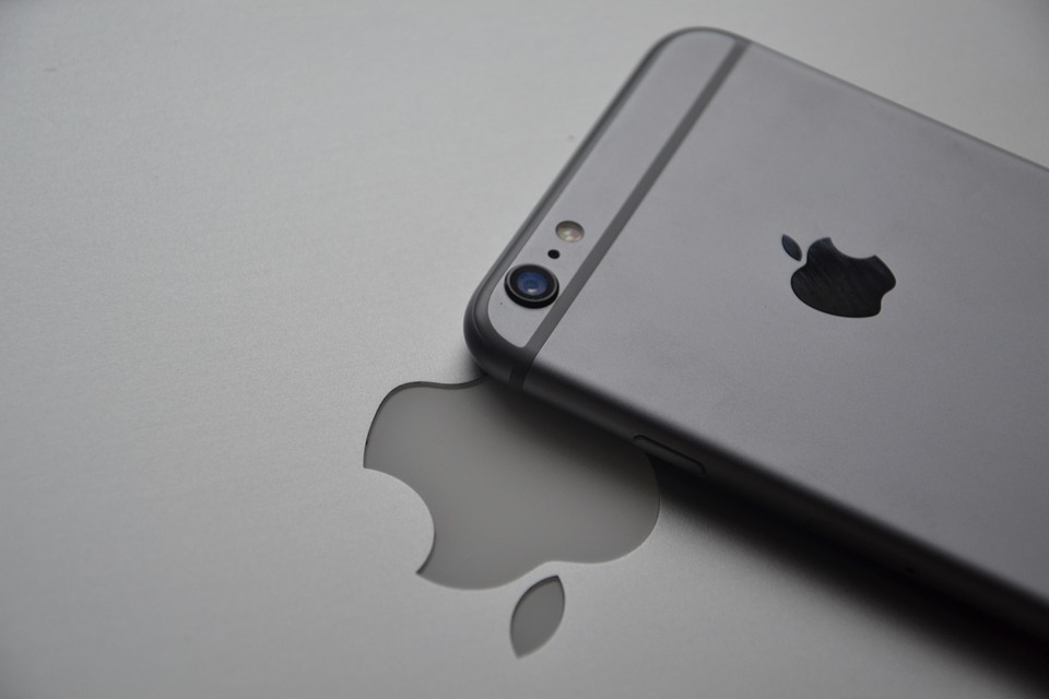 Advantages Of Unlocked iPhone Advantages Of Unlocked iPhone