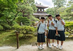 Five reasons to take your daughter to a girls school